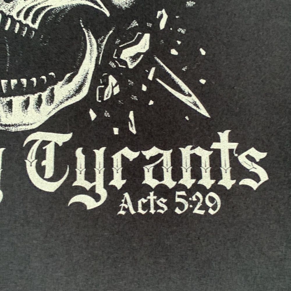 “Obey God, Defy Tyrants “ Graphic T-Shirt M Black - Picture 3 of 4
